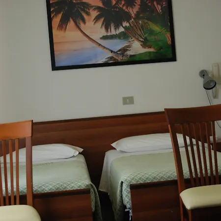 ホテル ツスコラーノ