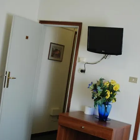 Szálloda Tuscolano 2*