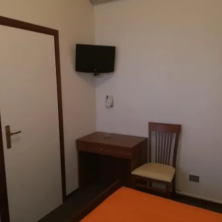 图斯克拉诺酒店 2*